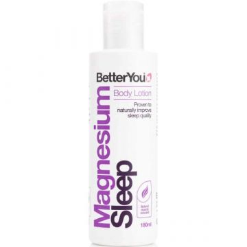 Magnesium Sleep Body Lotion van BetterYou bevat magnesium gewonnen uit de Zechstein zeebodem en is bedoeld om de spieren te helpen herstellen en ontspannen. Gebruik het bijvoorbeeld na het douchen of baden en voor het slapen gaan voor optimale ontspanning